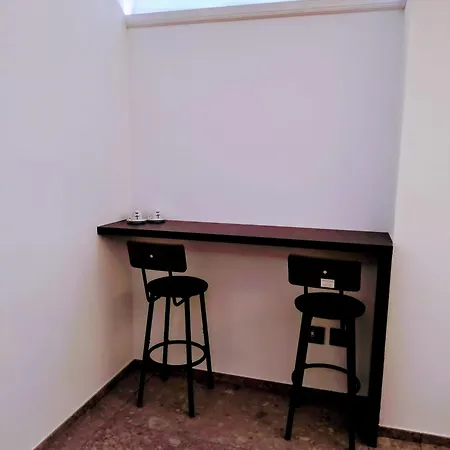 La Corte Di Federico Bari